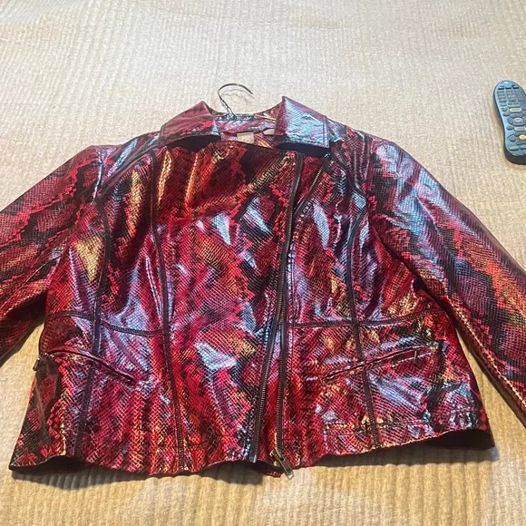 Women's faux Red Snake Print Jacket - Picture 1 of 4